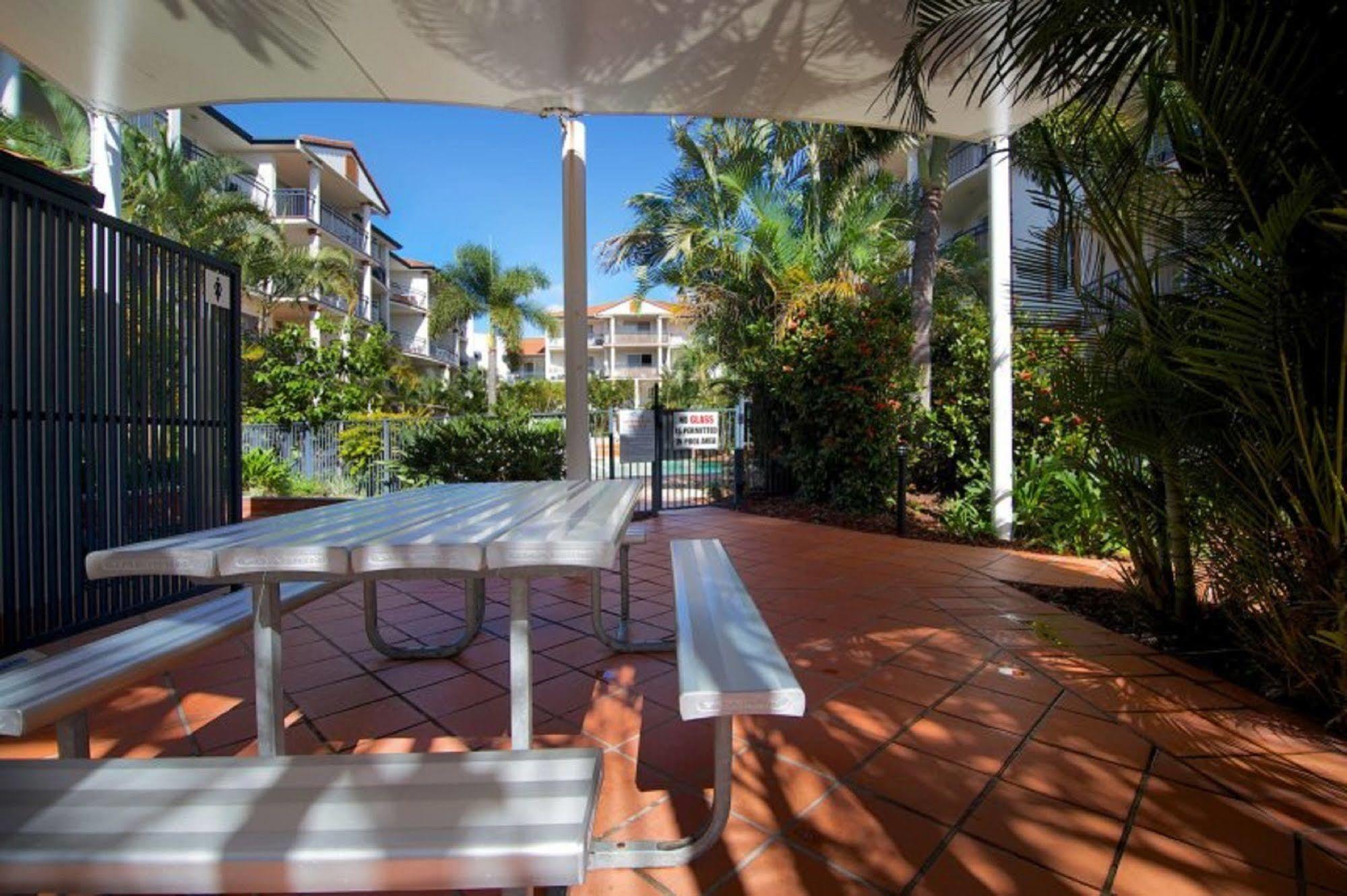 Blue Water Bay Villas Gold Coast Eksteriør billede
